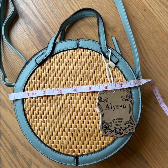 Alyssa Round Woven Crossbody Bag Green Tan NWT - Picture 3 of 6